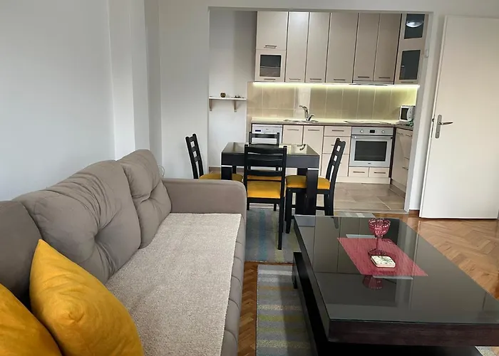 Ole Iii - In The Center * Skopje